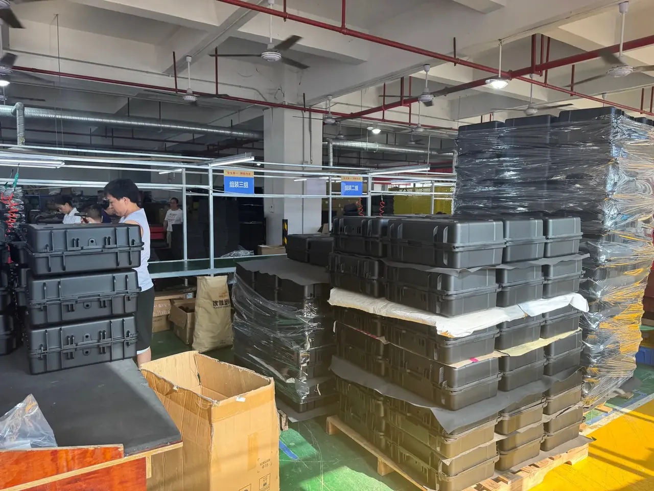 Case Assembly: 7 Parts, 3 Joints, One 0.4 mm Gap
