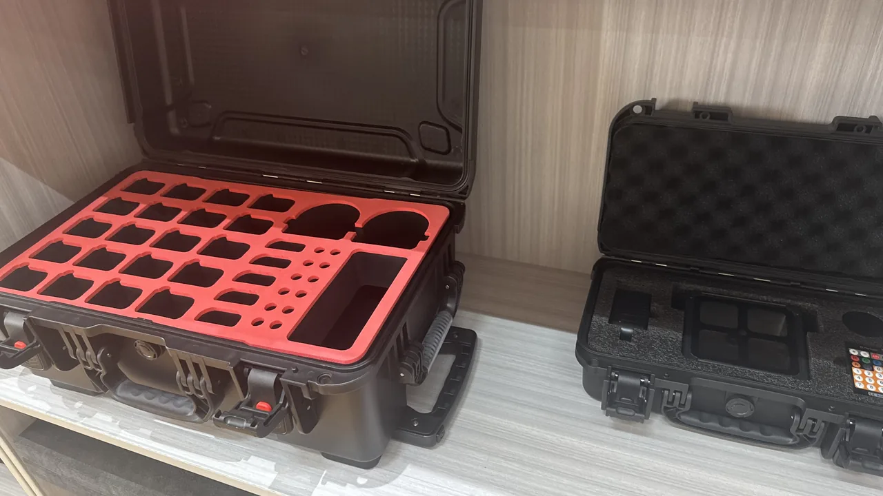 Stacking Load and Load Distribution - case, box showroom, ,.