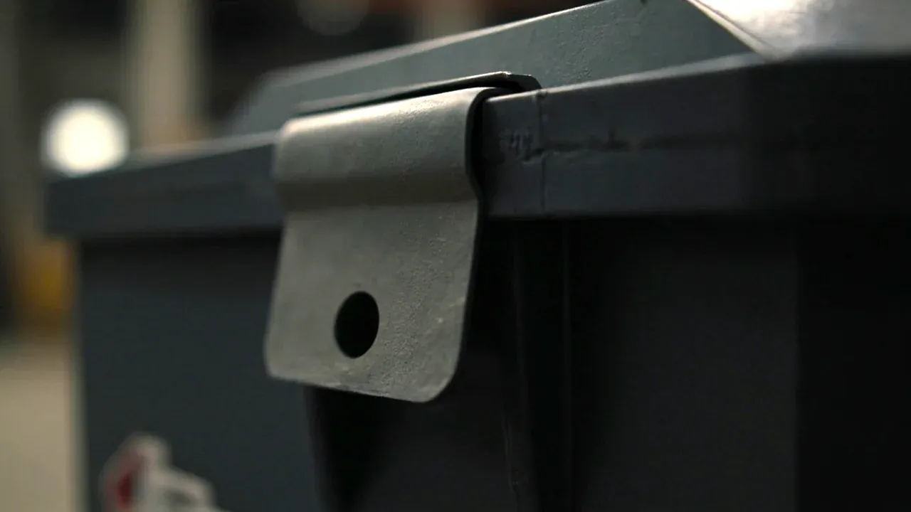 Draw latch and pin hole on the case side