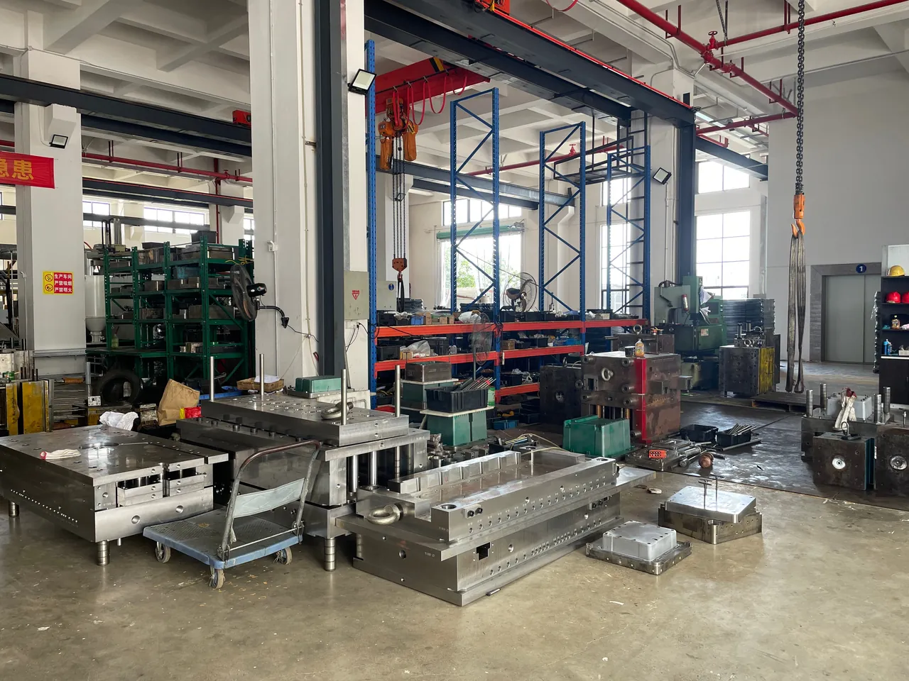 How to Set Acceptance Criteria for Custom Protective Cases: AQL Sampling and Factory Inspection - manufacturing and testing scene