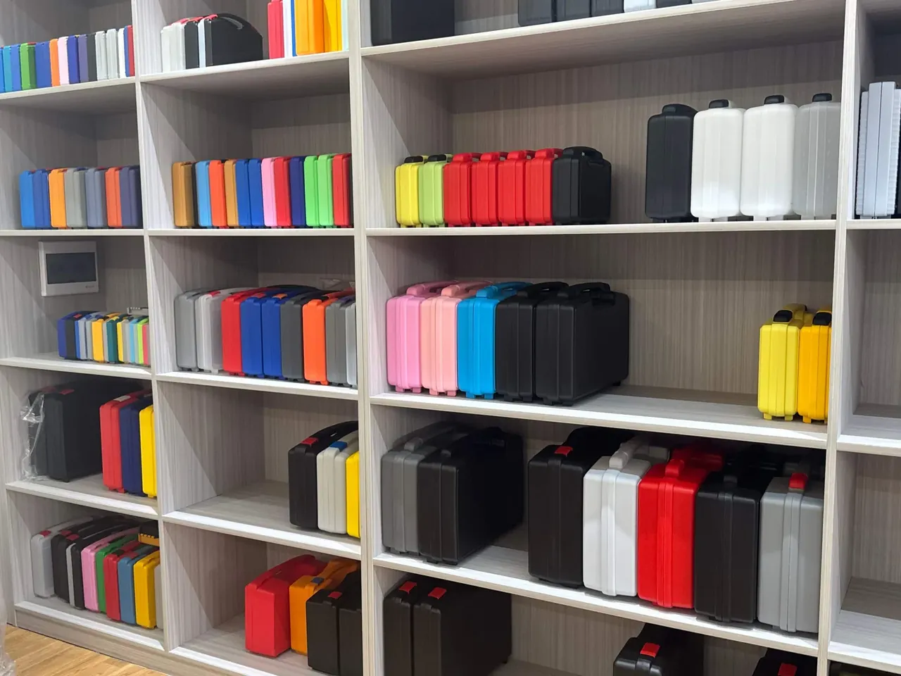 Grenade Storage Container Specifications: Size, Wall and Load