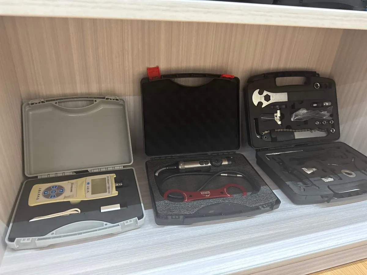 Case Latch and Hardware Materials: Nylon, Stainless Steel and Aluminium Compared