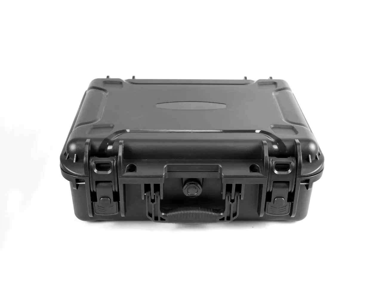 The case from above at an angle, with two draw latches and the round pressure valve between them along the front edge