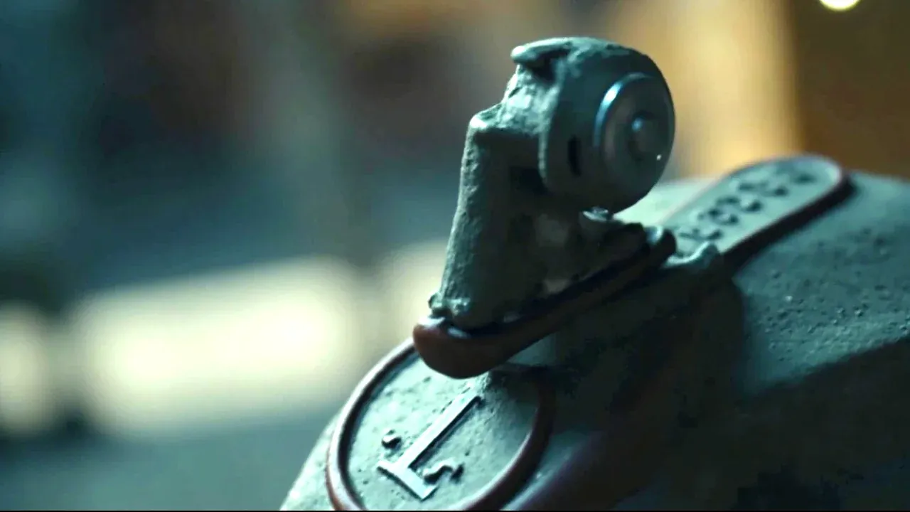 Close-up of the pressure relief valve and latch