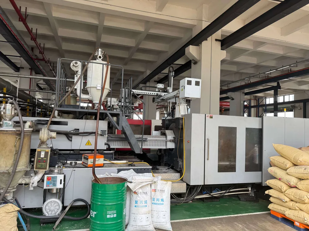 Protective case injection moulding at the source factory