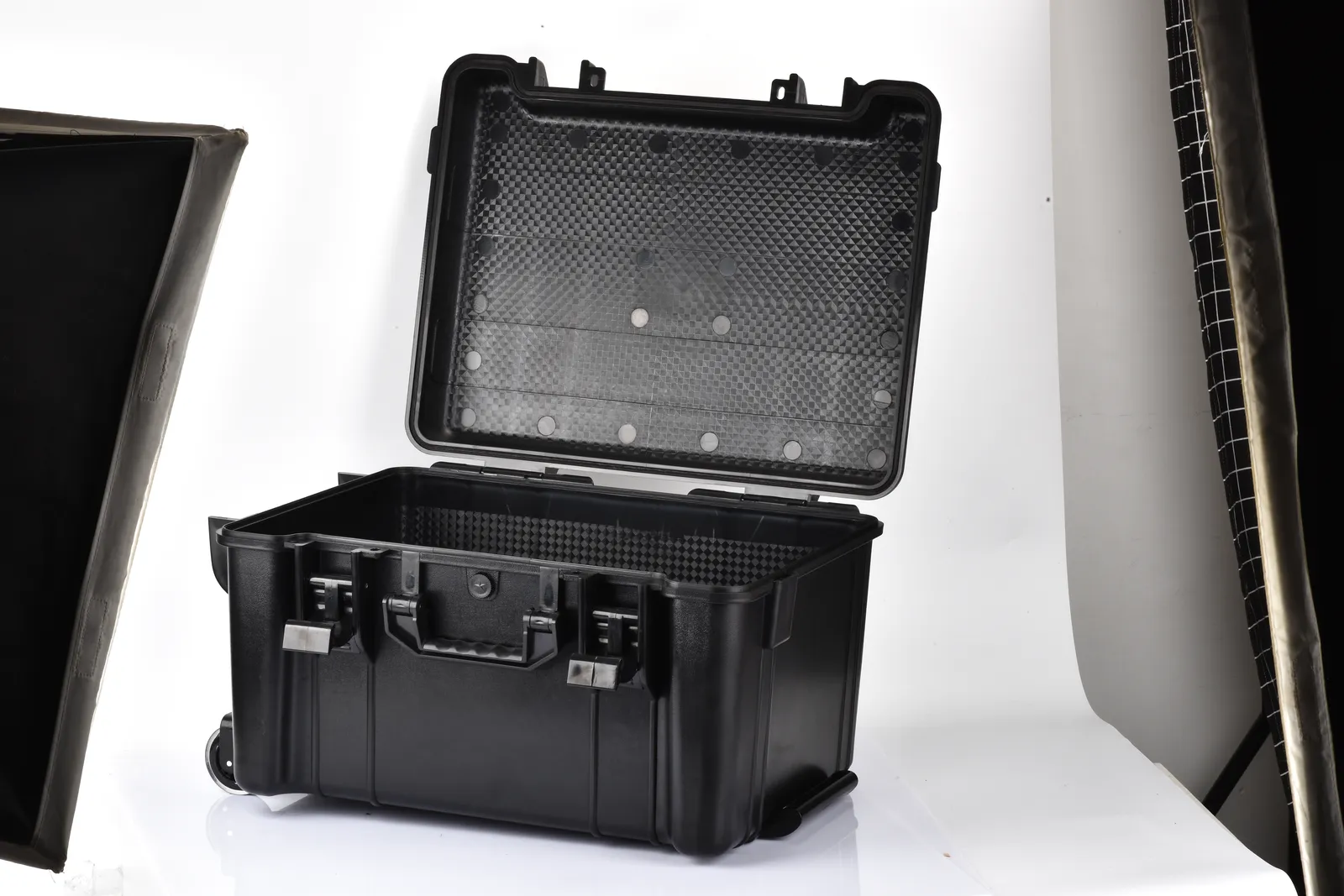WL6-6232 ABS Wheeled Protective Case