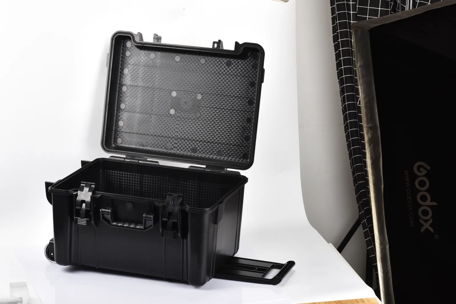 WL6-6232 ABS Wheeled Protective Case