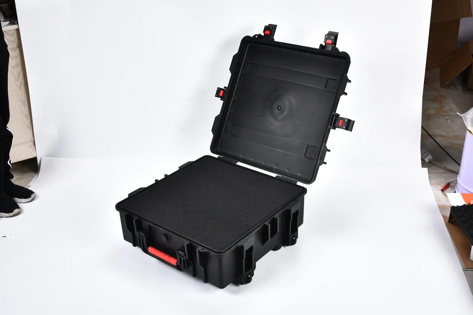 WL8-6127 PP Wheeled Protective Case