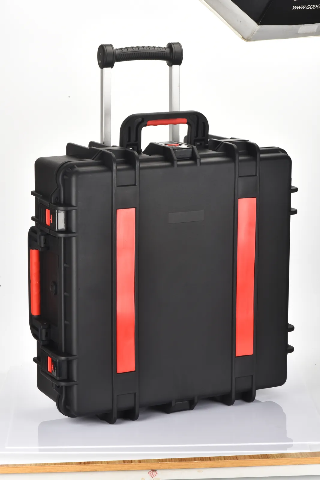 WL8-6127 PP Wheeled Protective Case