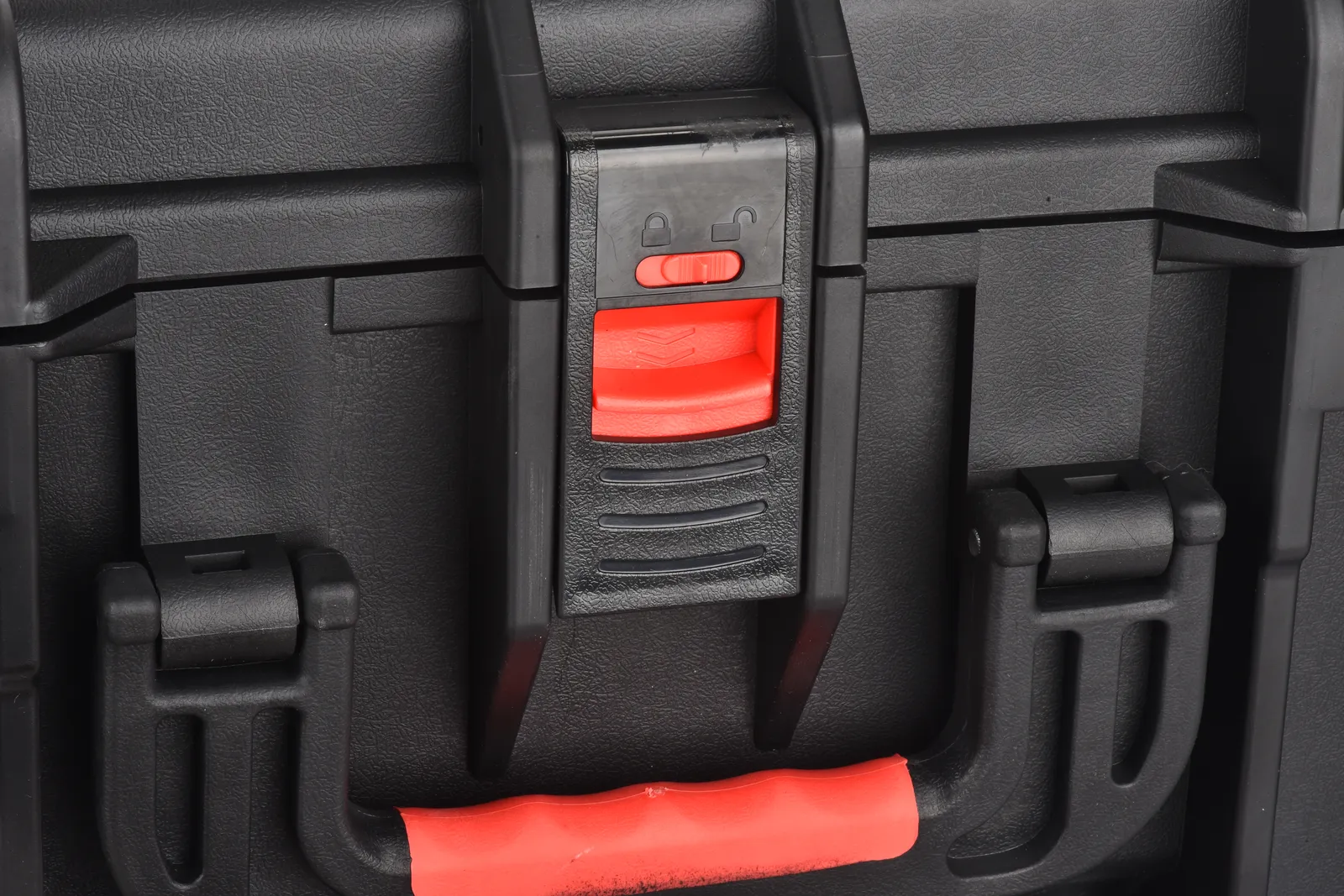 WL8-6127 PP Wheeled Protective Case