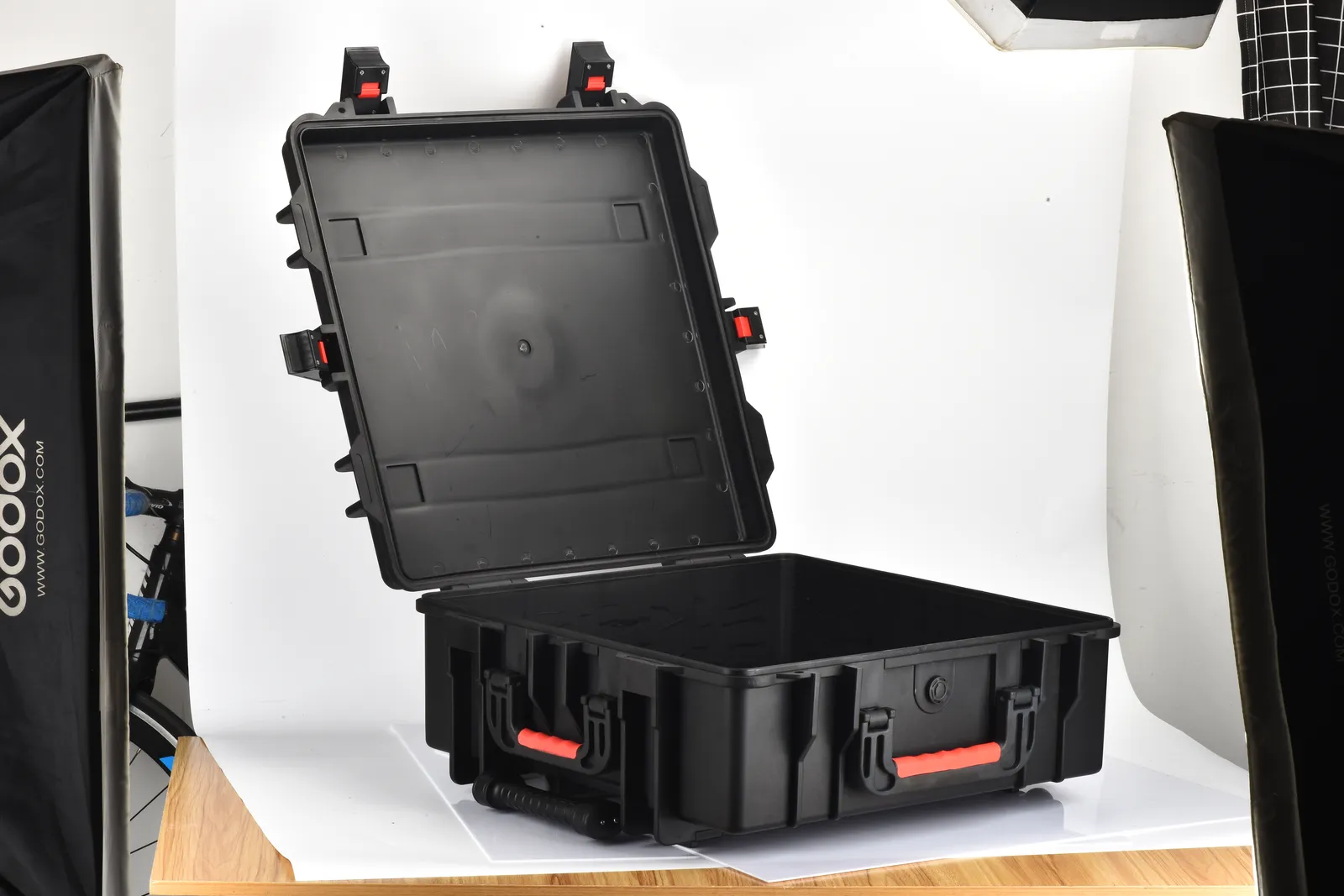 WL8-6127 PP Wheeled Protective Case