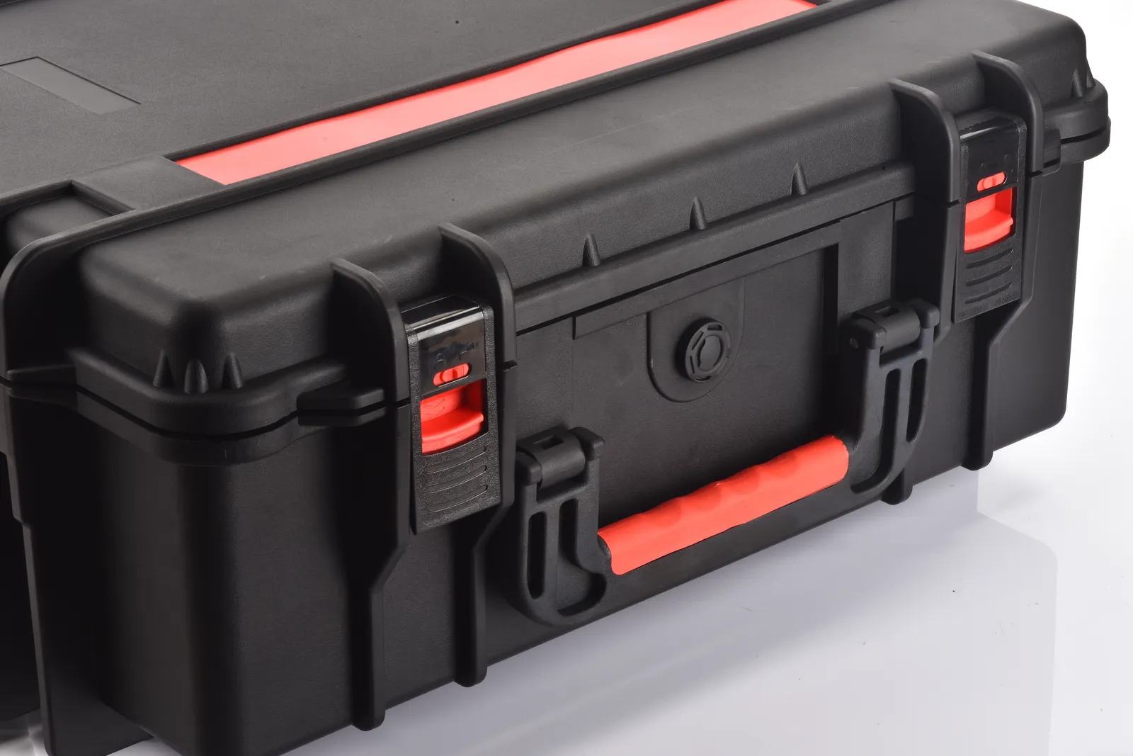 WL8-6127 PP Wheeled Protective Case