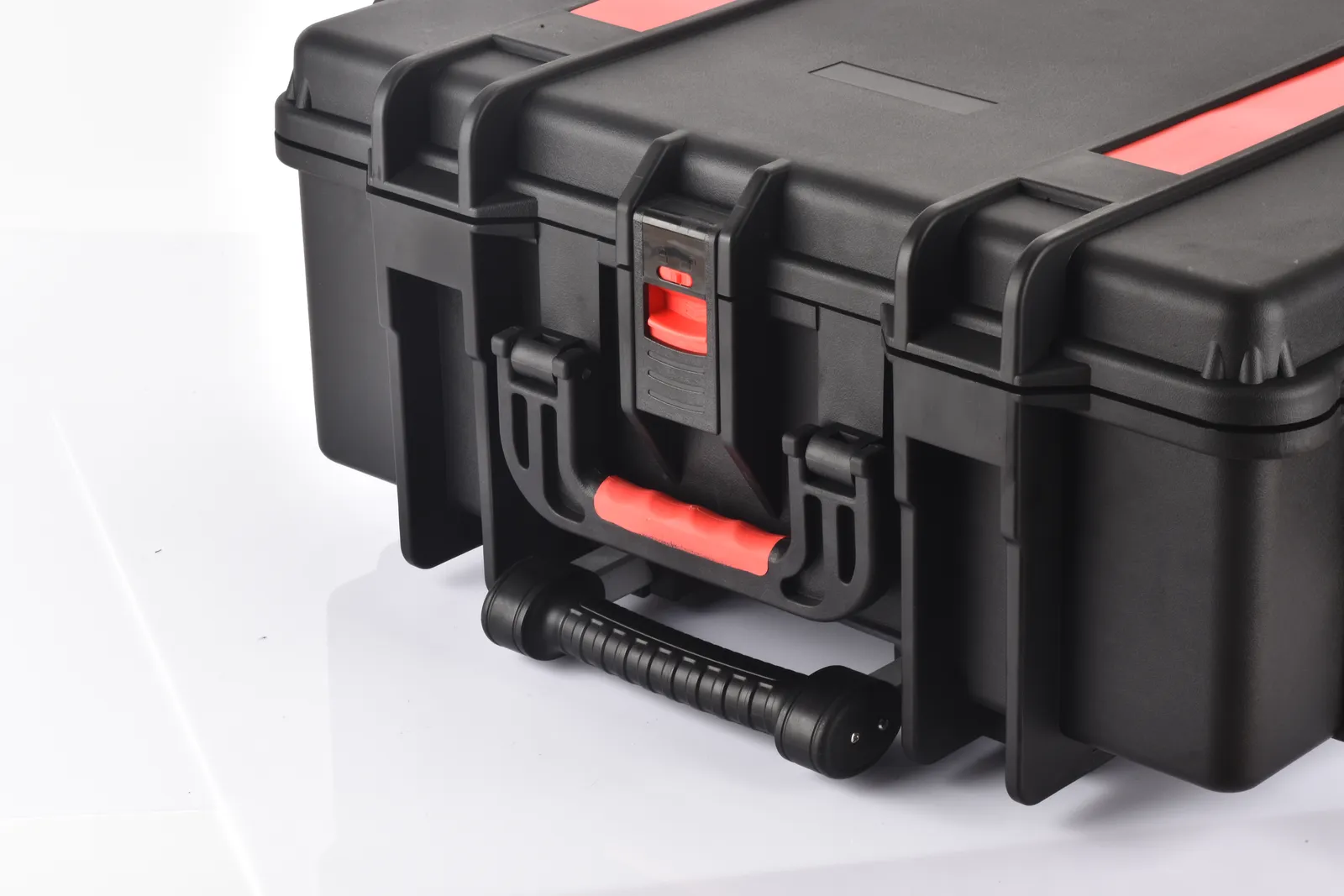 WL8-6127 PP Wheeled Protective Case
