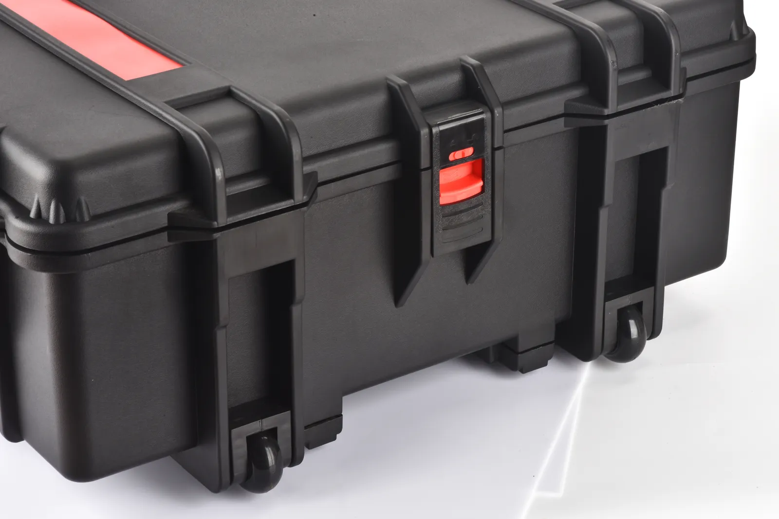 WL8-6127 PP Wheeled Protective Case