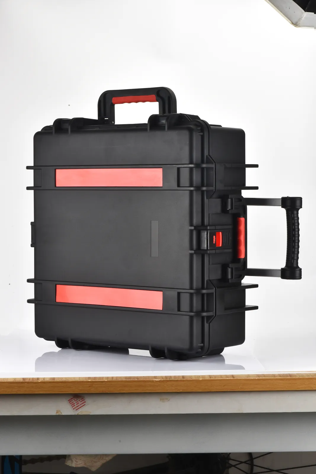 WL8-6127 PP Wheeled Protective Case
