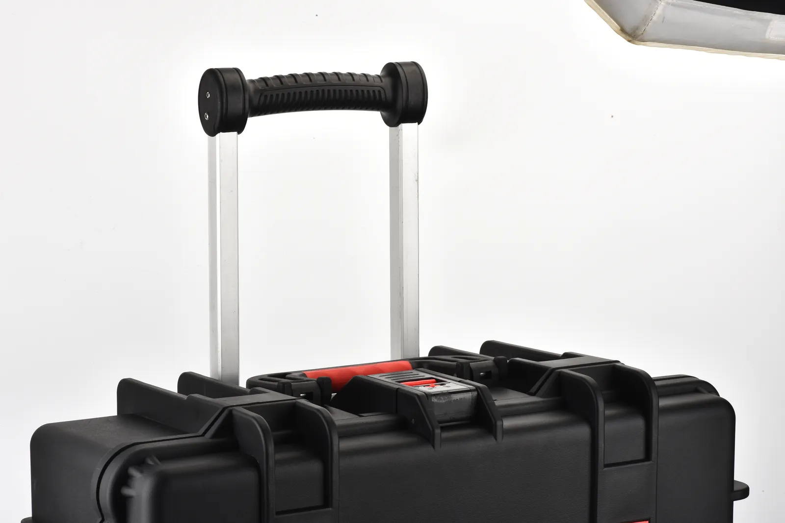 WL8-6127 PP Wheeled Protective Case