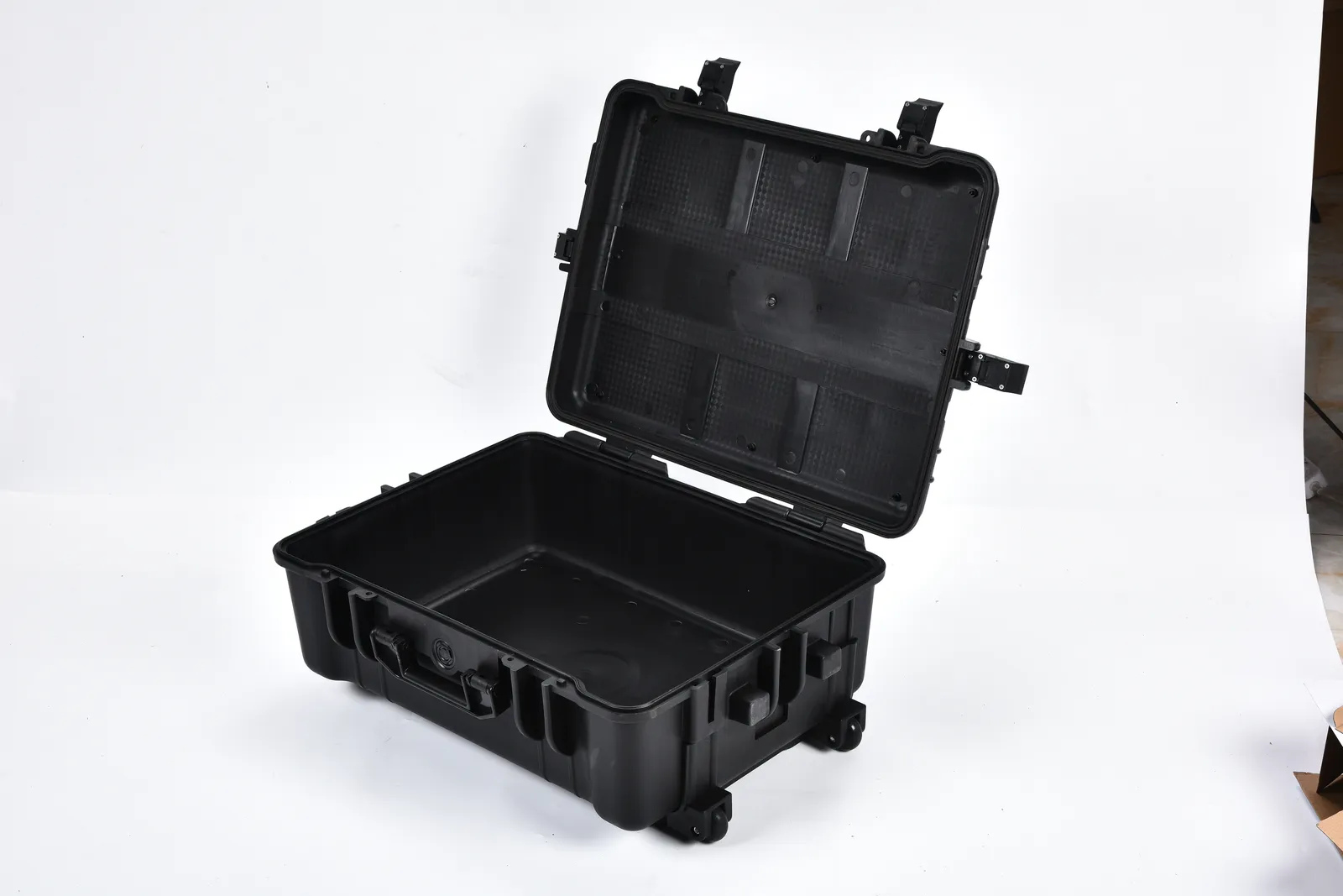 WL8-7227 Engineering PP Wheeled Protective Case